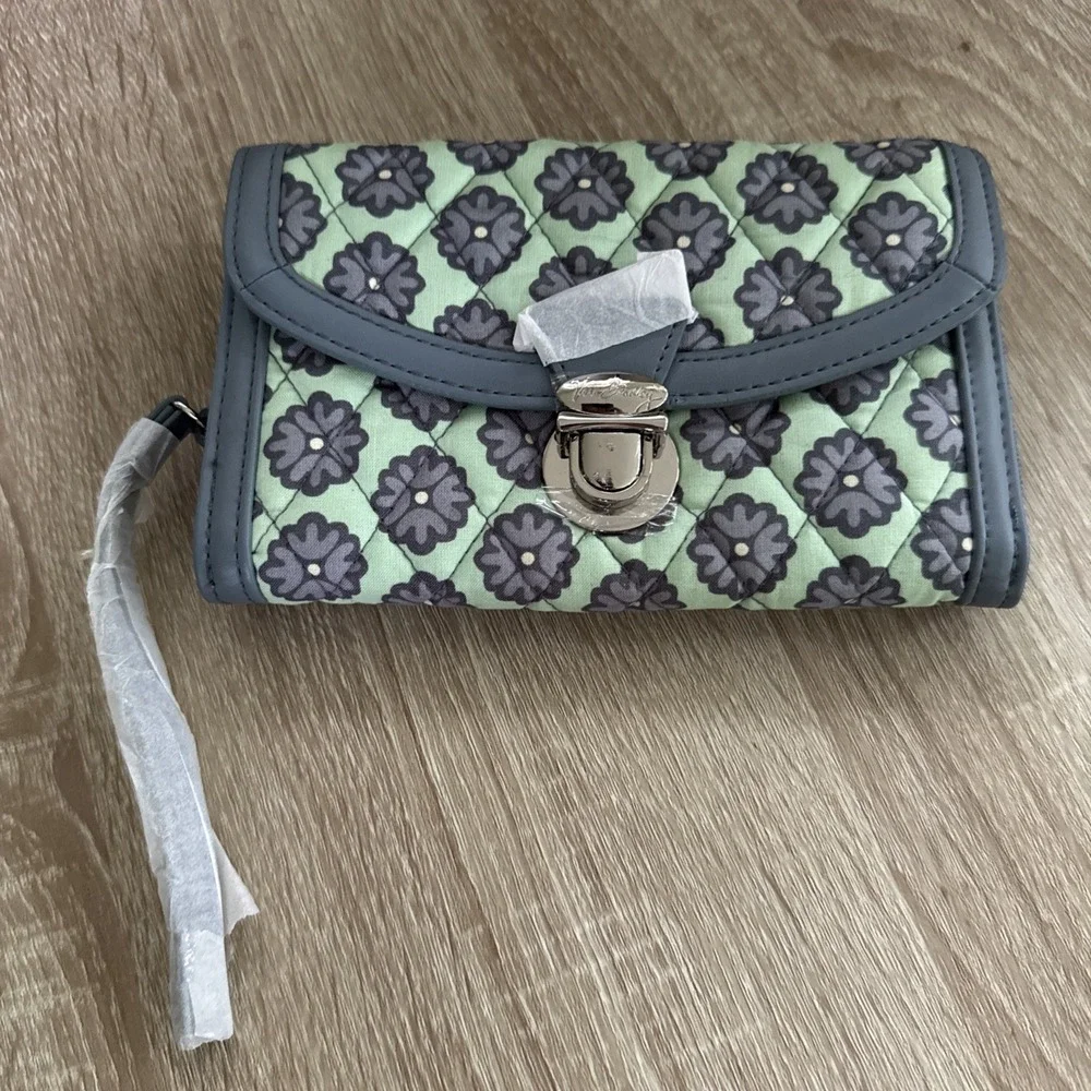 Vera Bradley Wristlet Nomadic Blossom